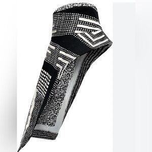 Jonny Cota veiled hat